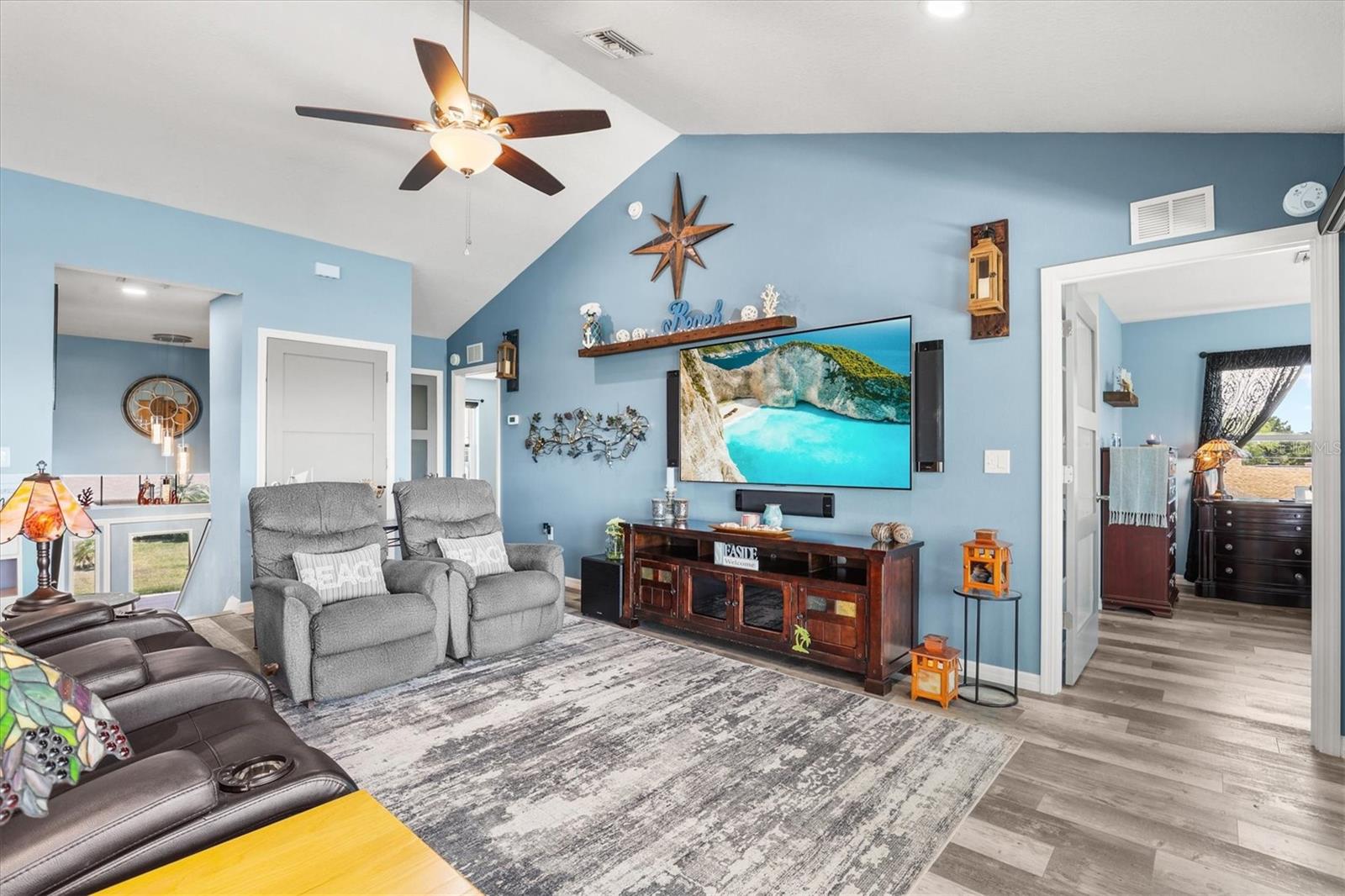 3351 POINSETTIA DR