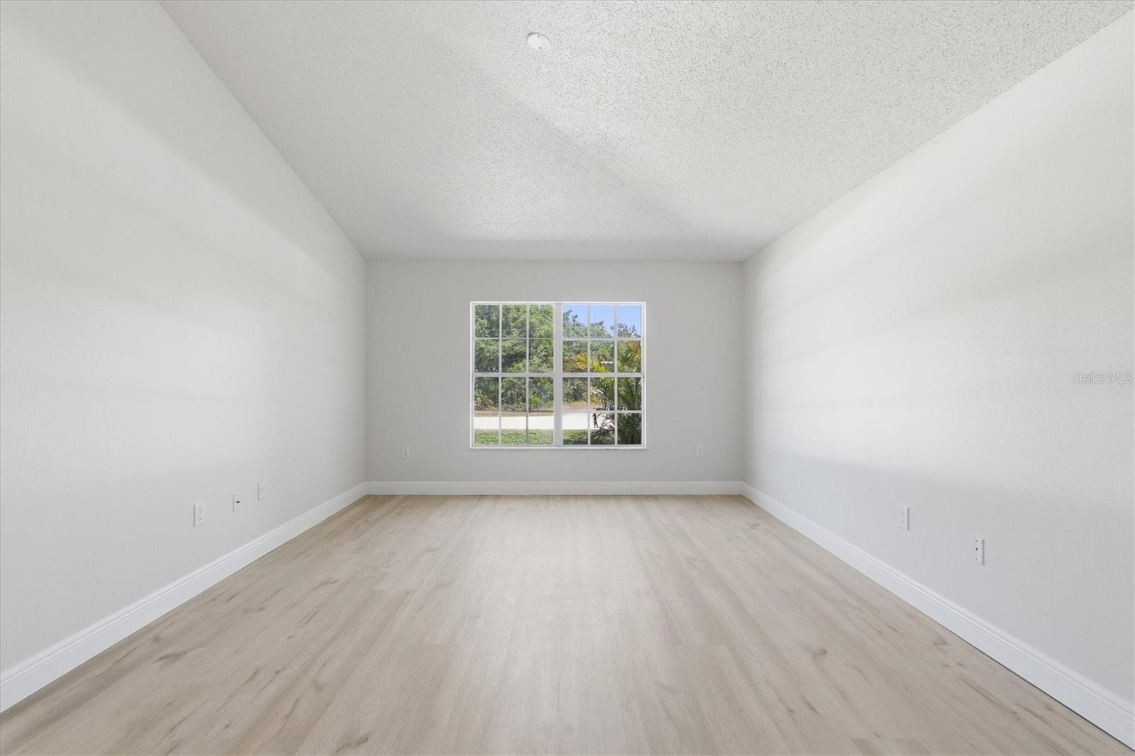 18063 PARROT RD