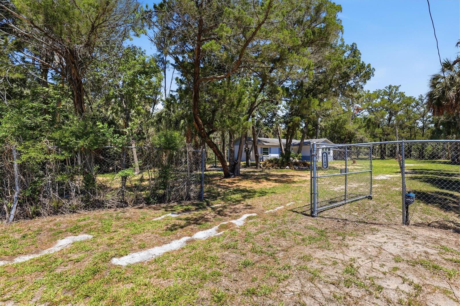 6244 COLONY CIR