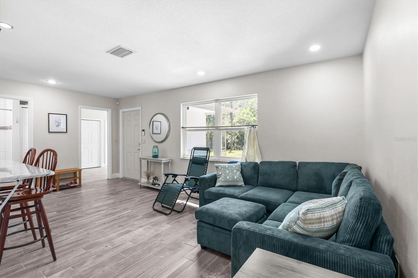 6244 COLONY CIR