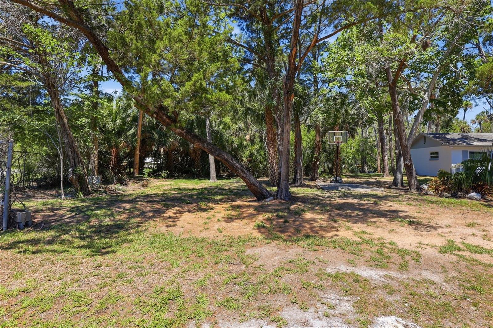 6240 COLONY CIR