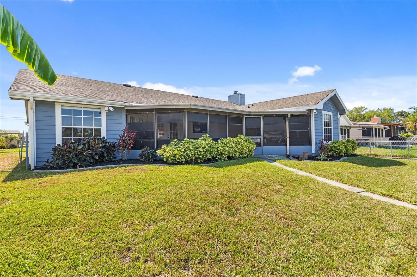 3345 POINSETTIA DR