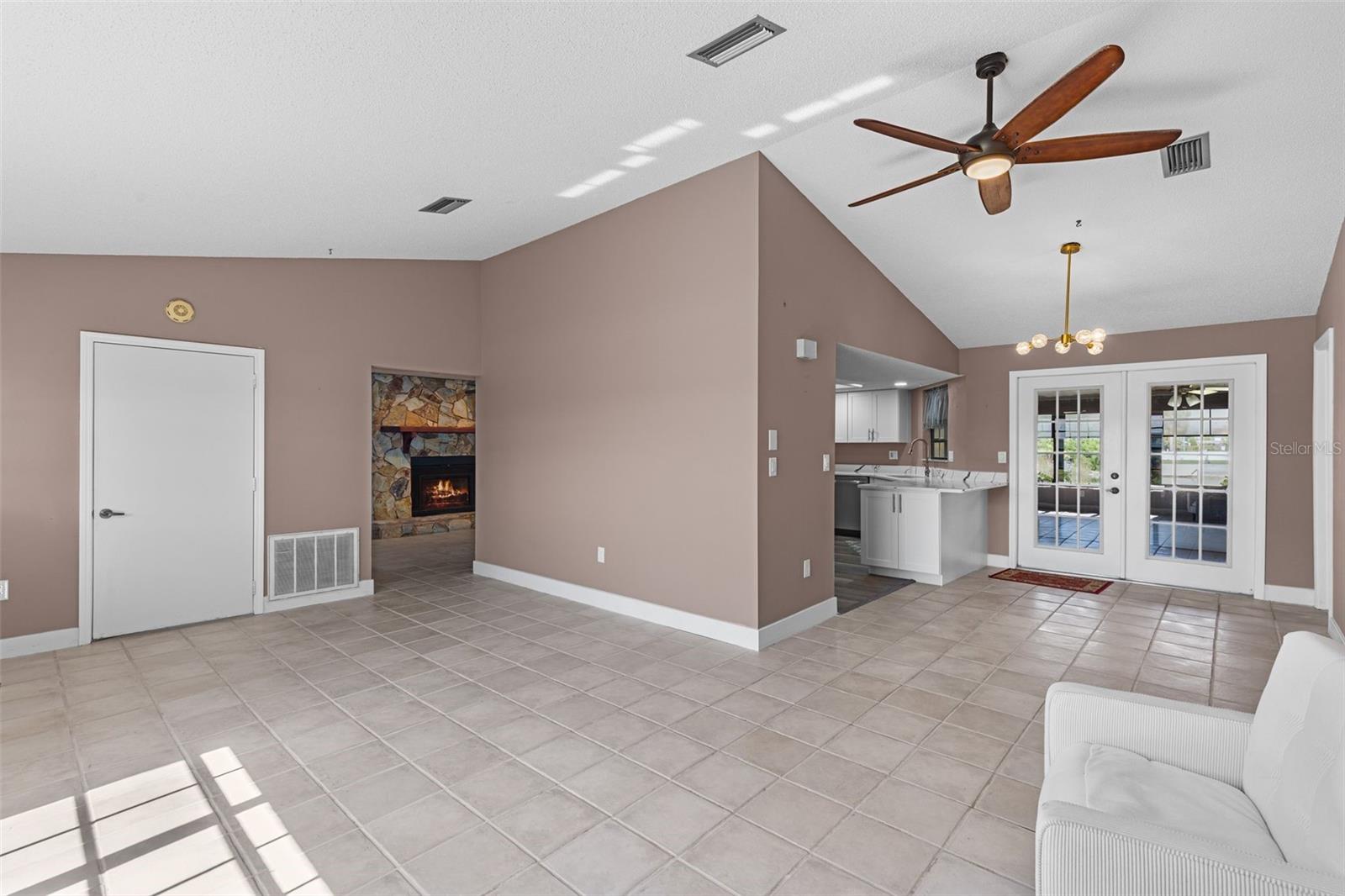 3345 POINSETTIA DR