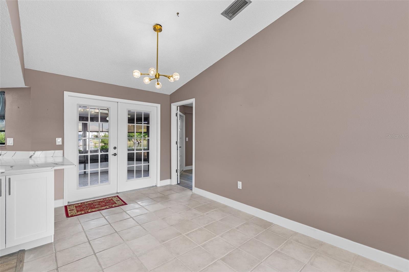 3345 POINSETTIA DR