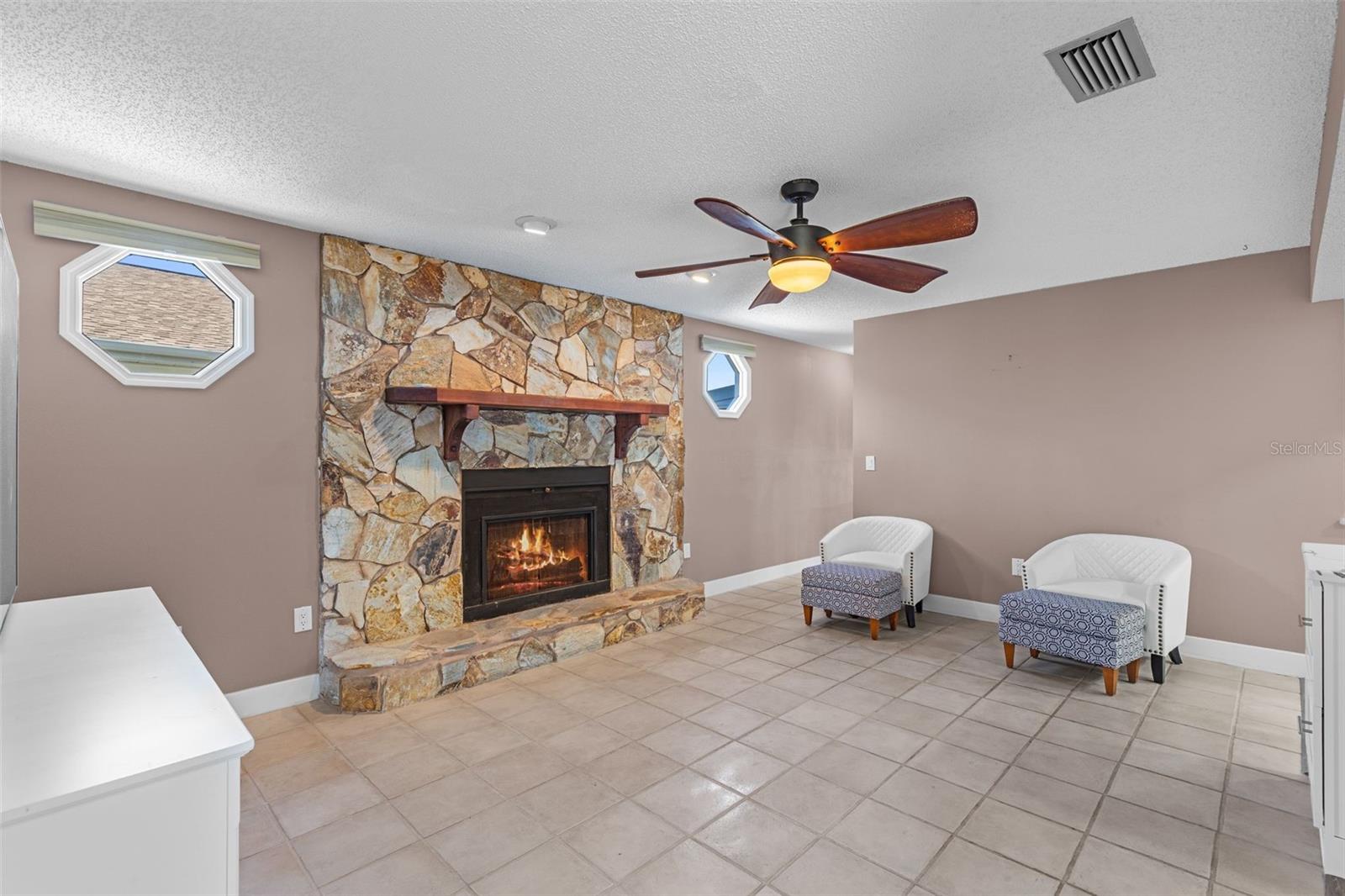 3345 POINSETTIA DR