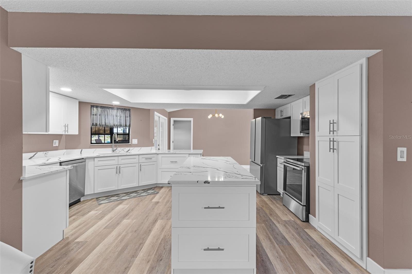 3345 POINSETTIA DR