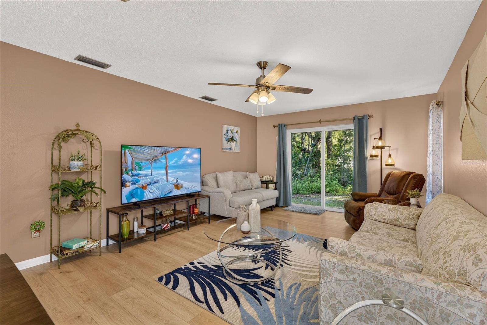 12 CHINABERRY CIR
