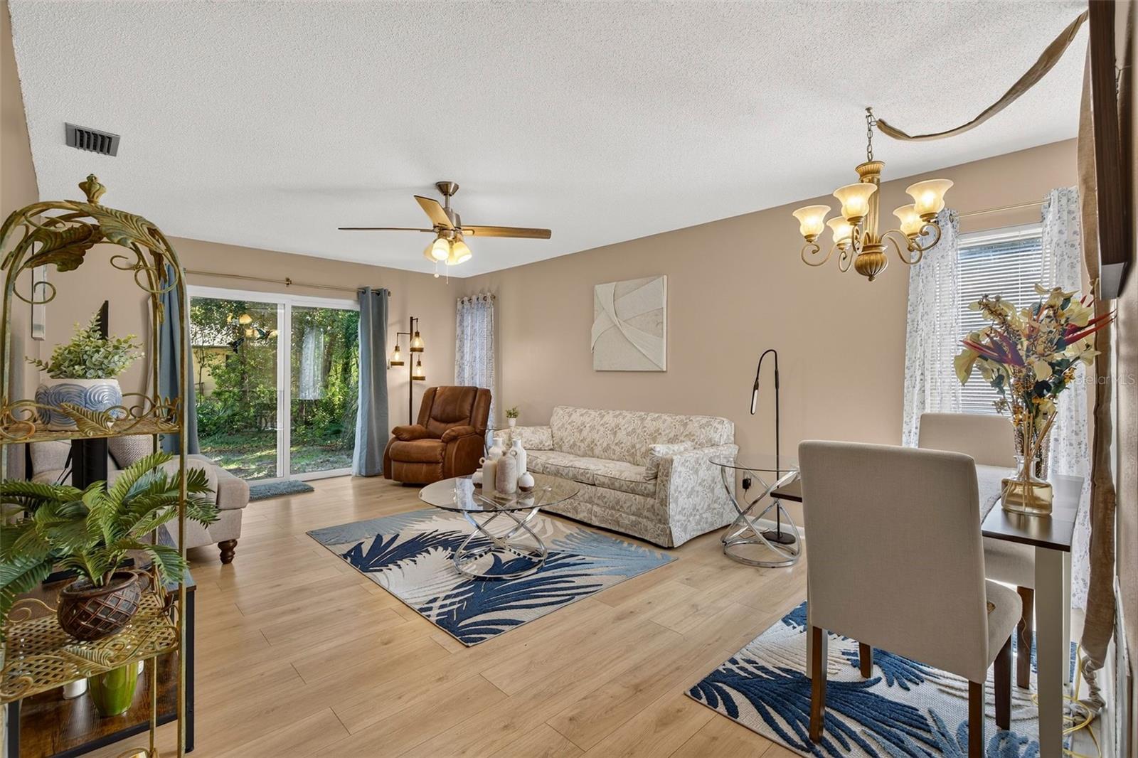 12 CHINABERRY CIR