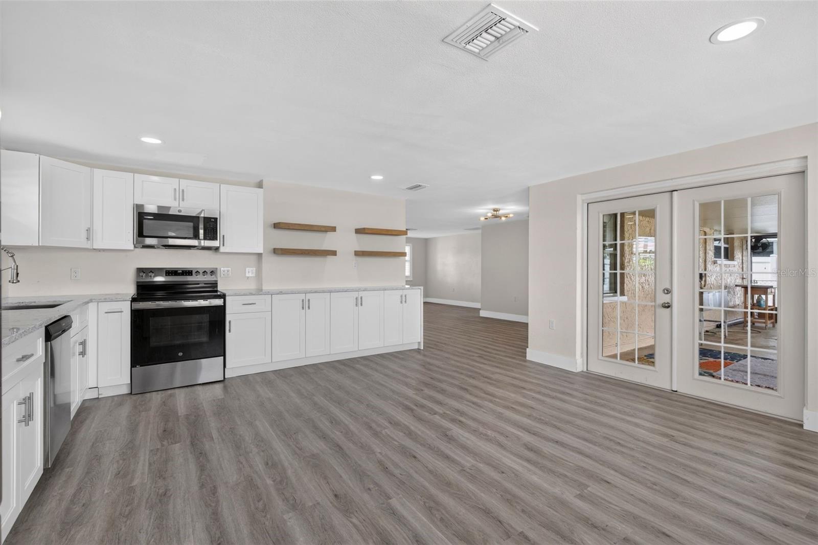 13224 NEPTUNE DR