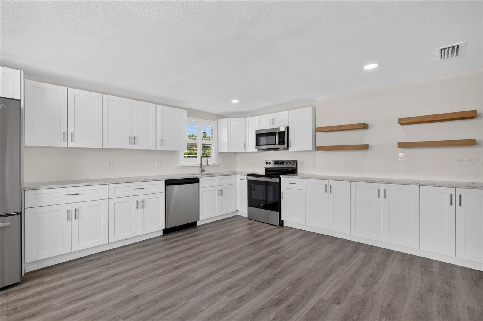 13224 NEPTUNE DR