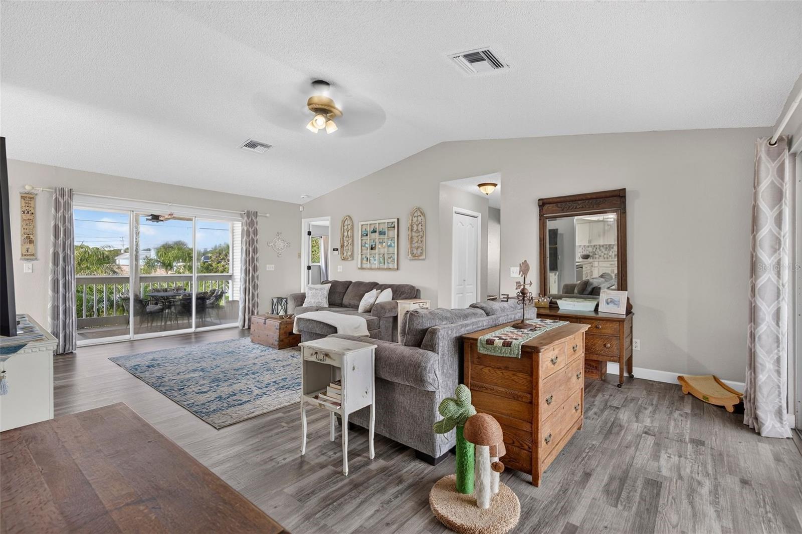 7611 MAKO DR