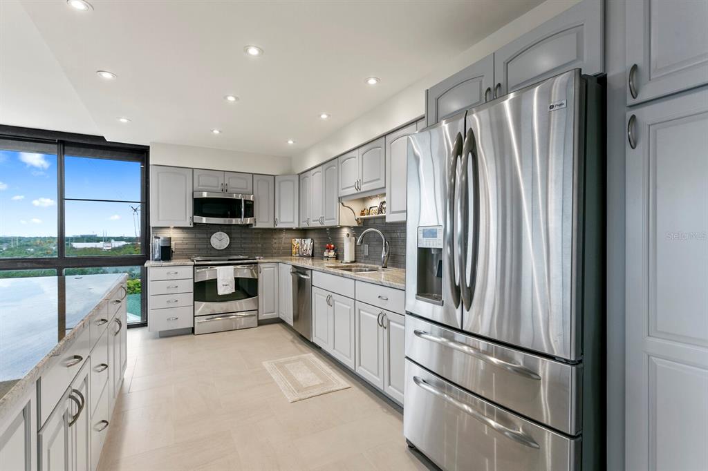 3301 BAYSHORE BLVD #901E