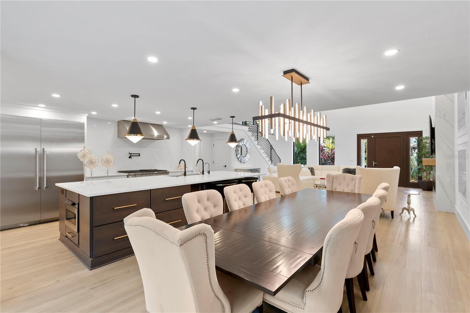4308 W BEACH PARK DR