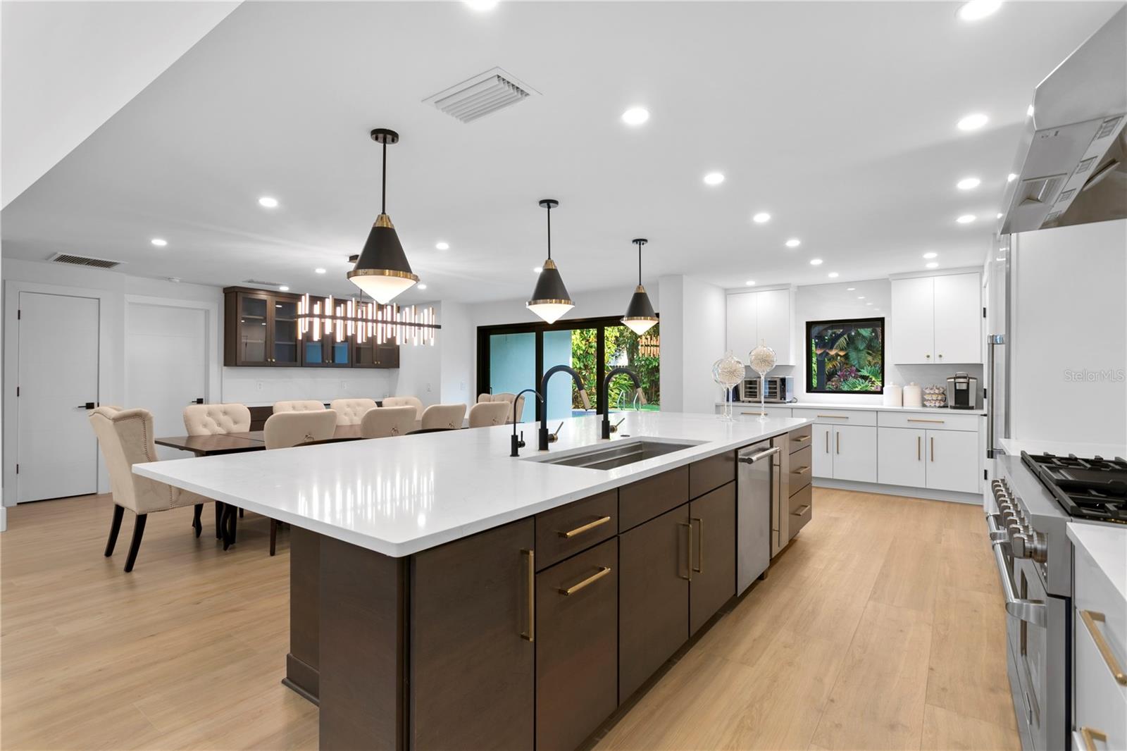 4308 W BEACH PARK DR
