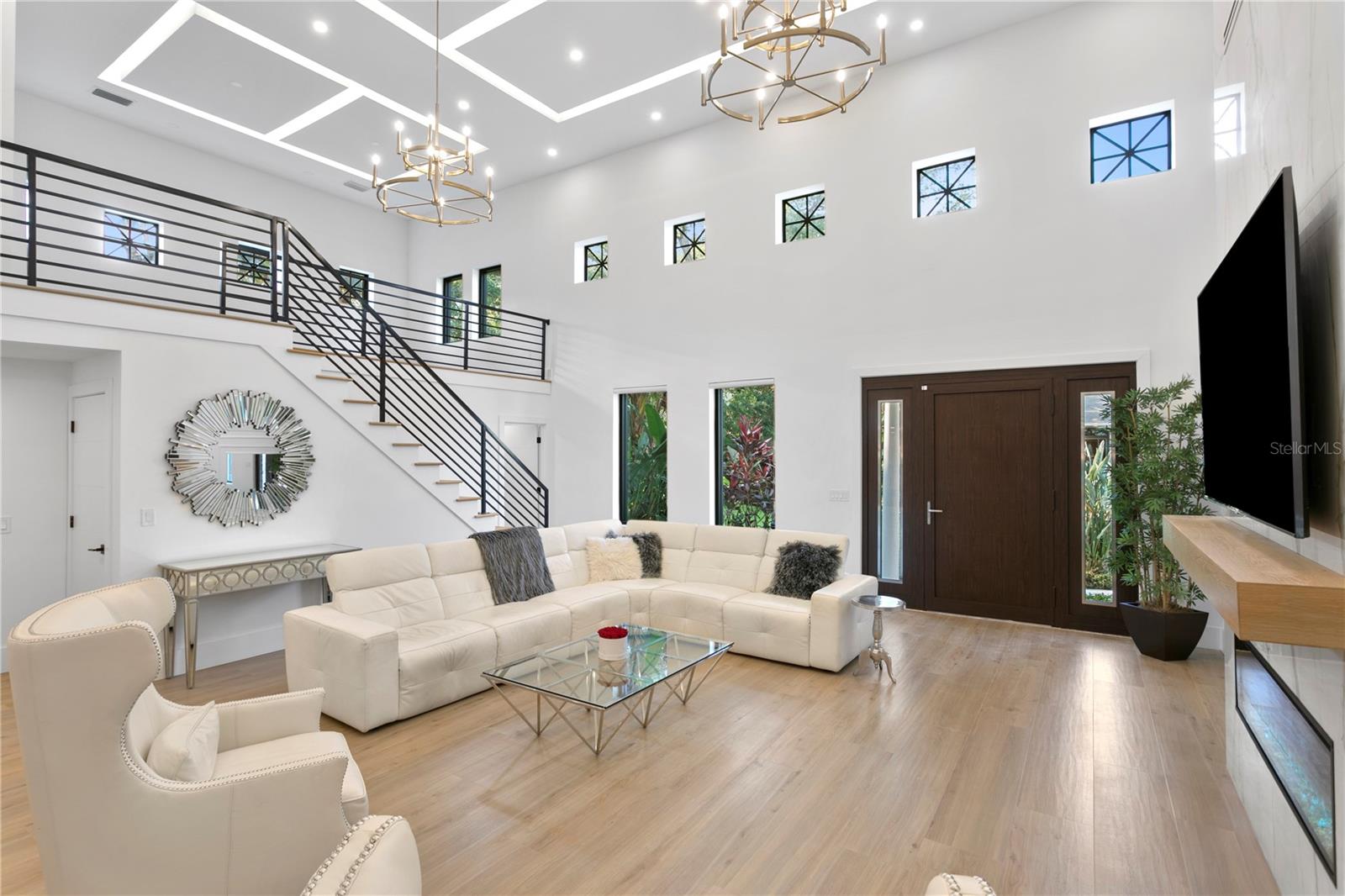 4308 W BEACH PARK DR