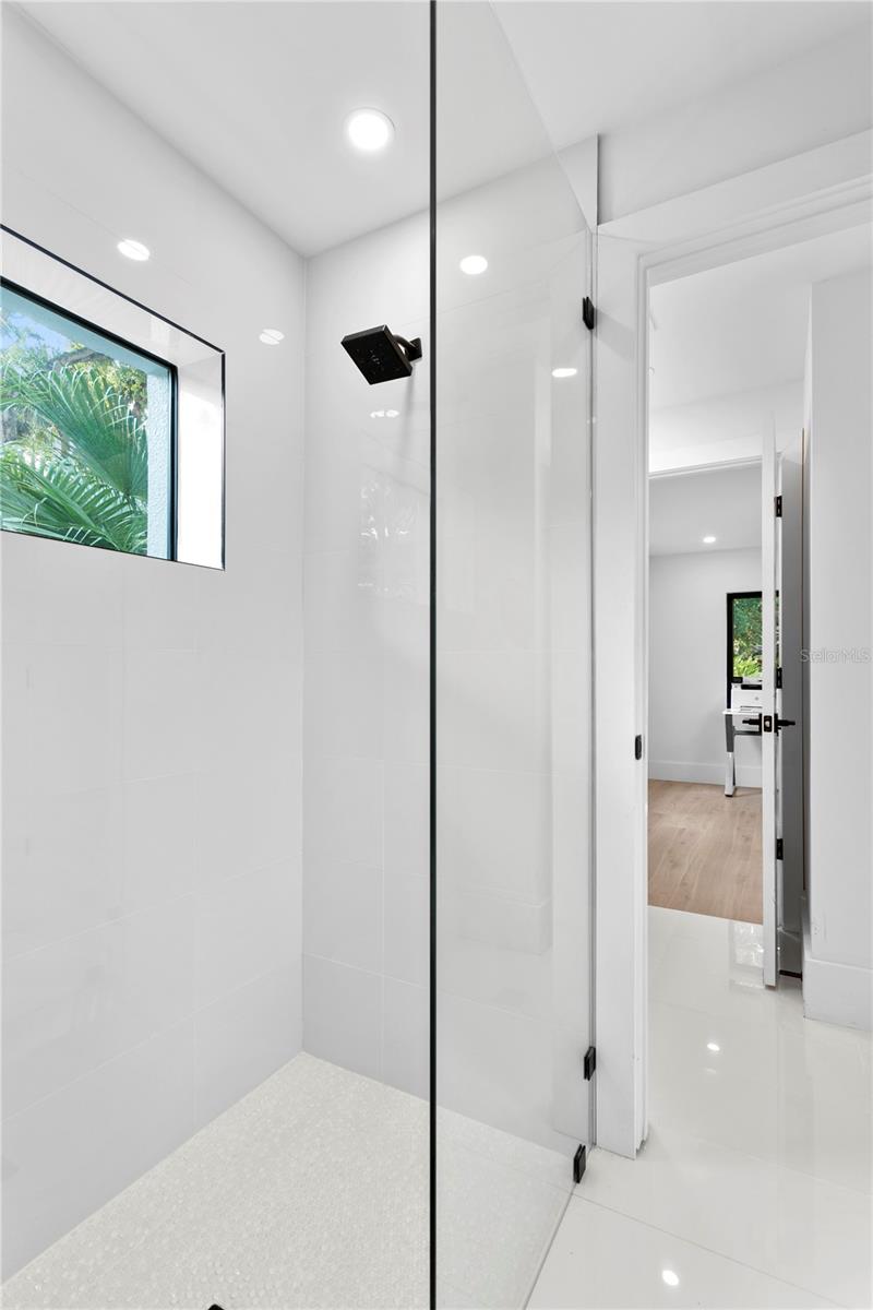 4308 W BEACH PARK DR