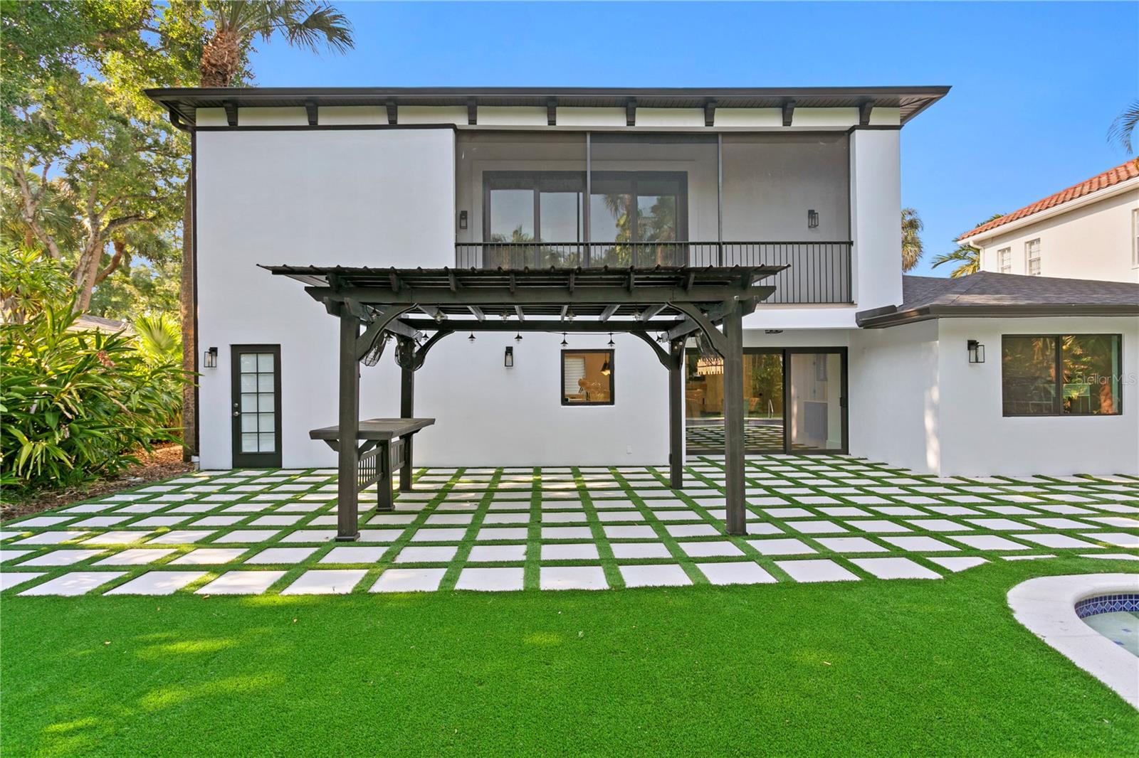 4308 W BEACH PARK DR