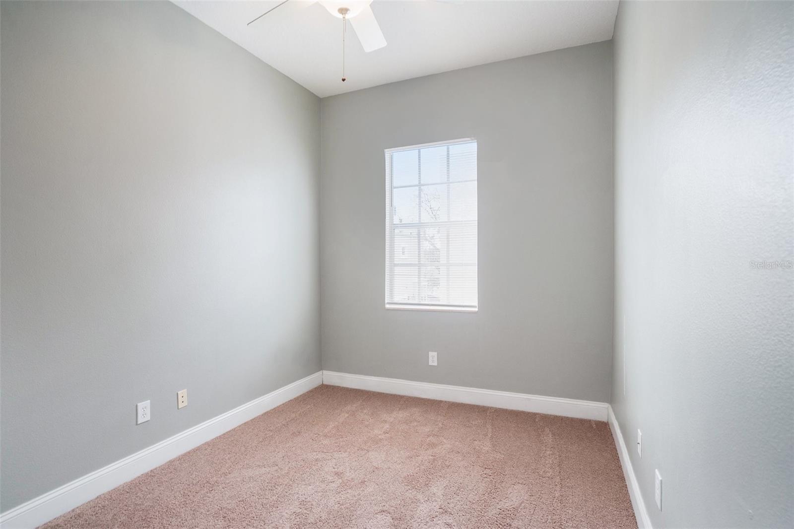 2419 VICTORIA GARDENS LN