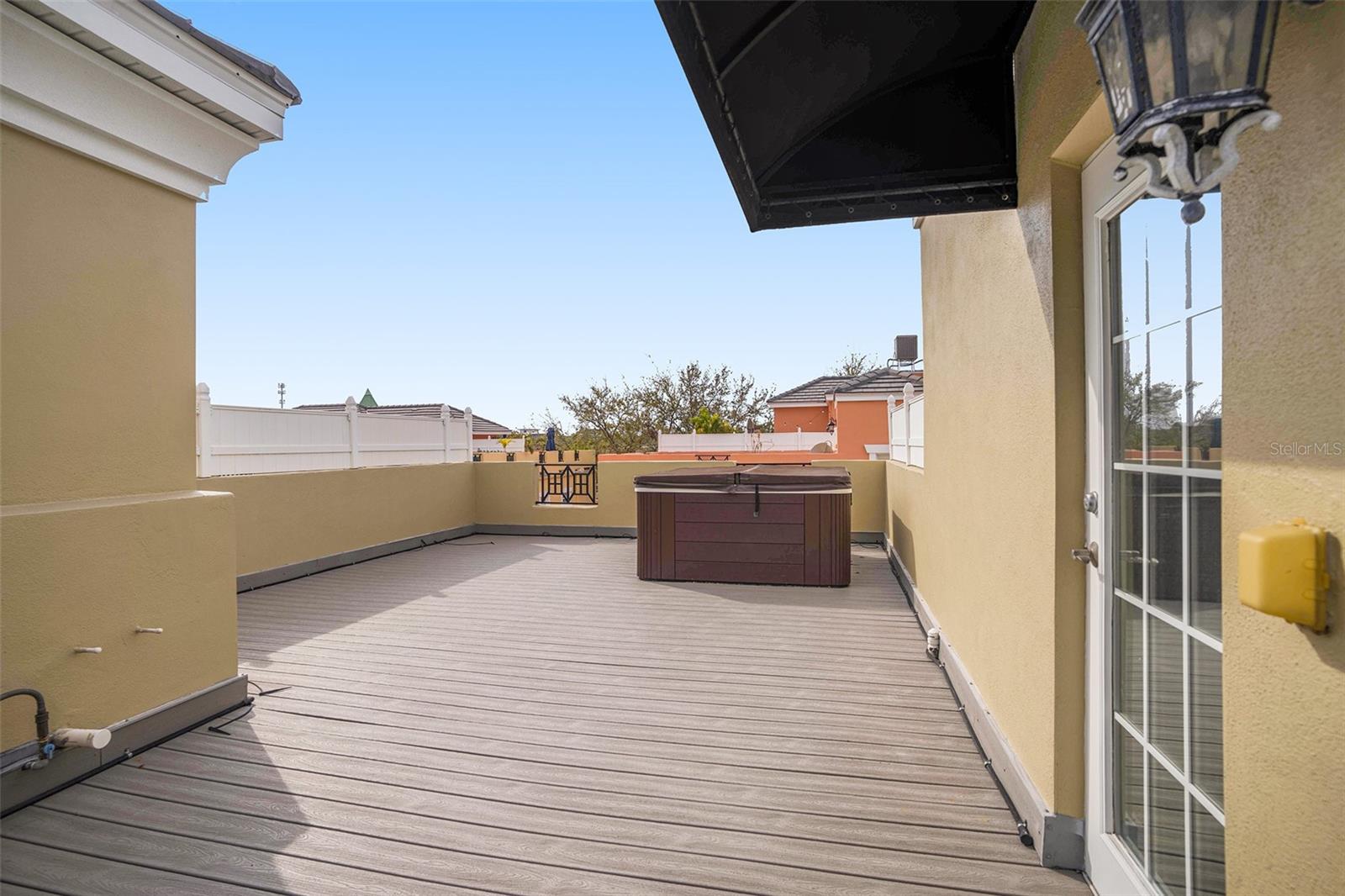 2419 VICTORIA GARDENS LN