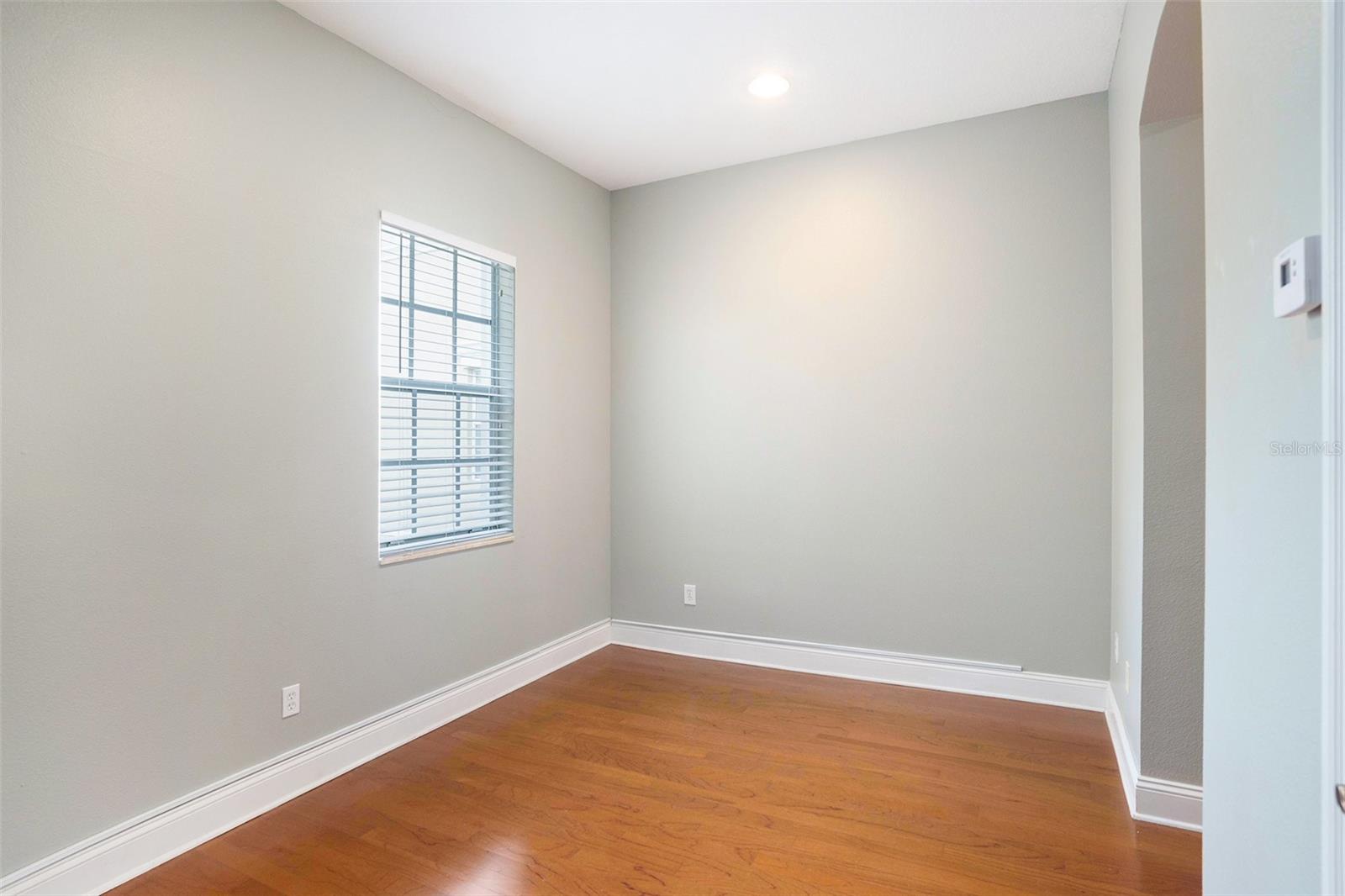 2419 VICTORIA GARDENS LN