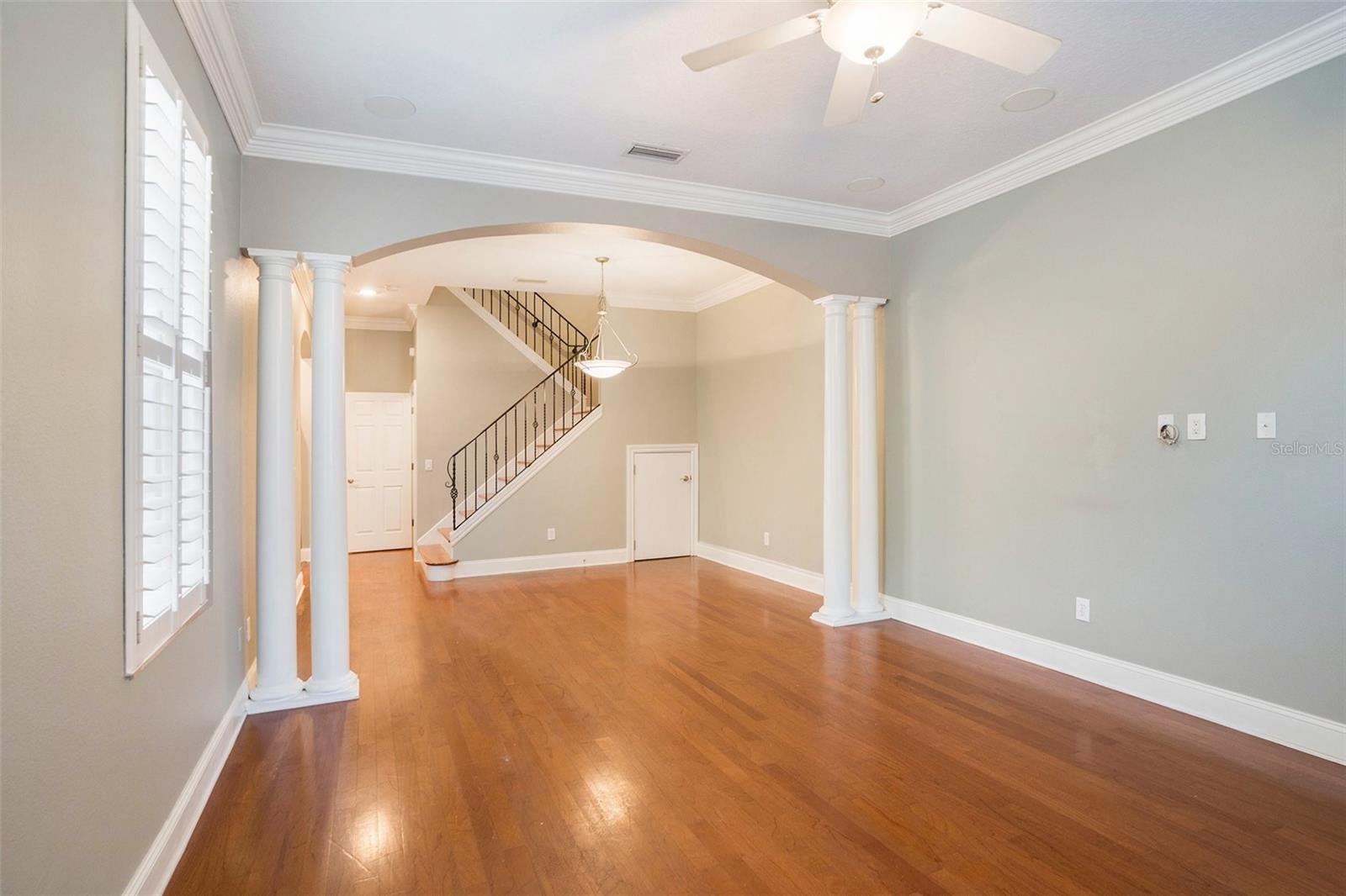 2419 VICTORIA GARDENS LN