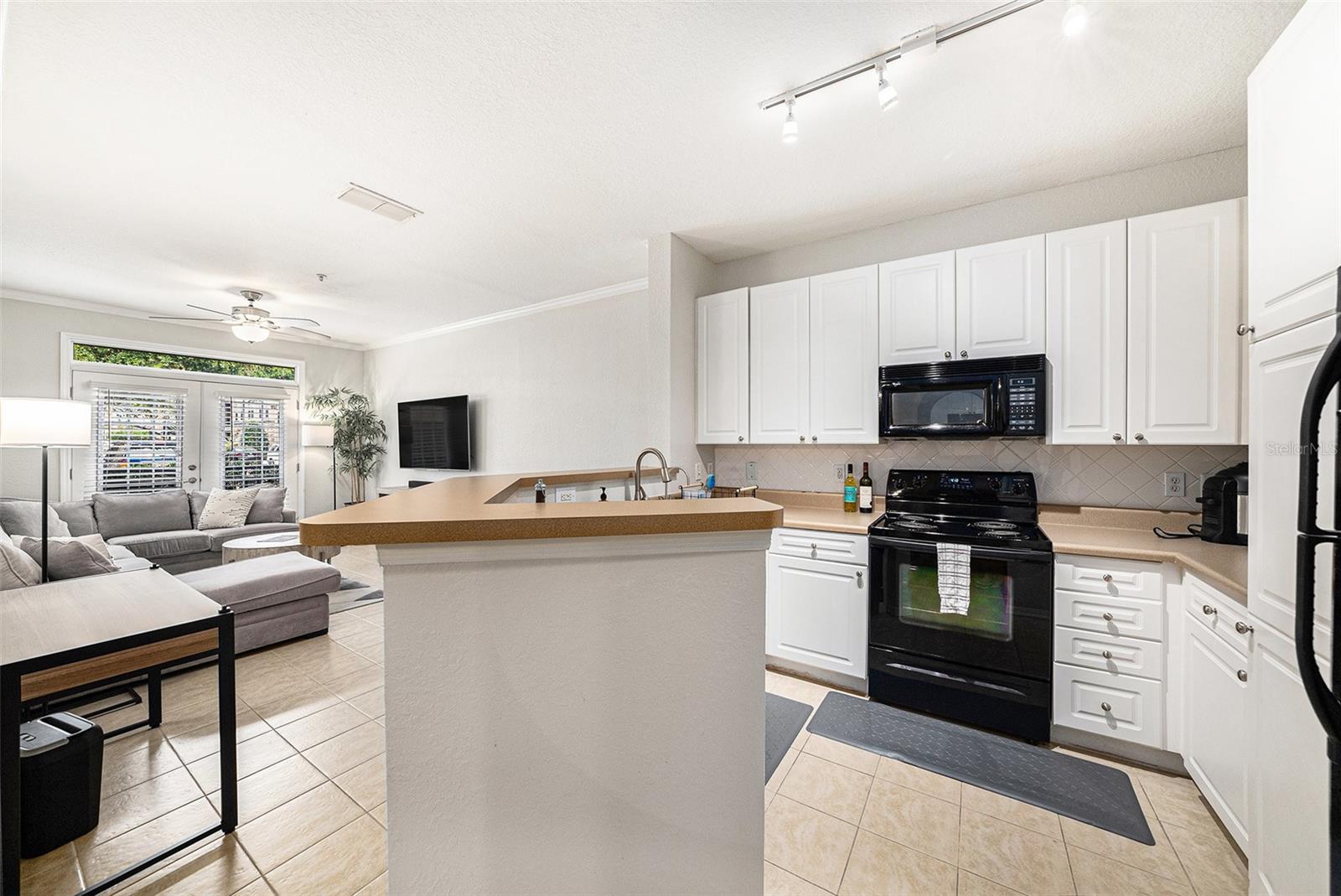 4221 W SPRUCE ST #2104