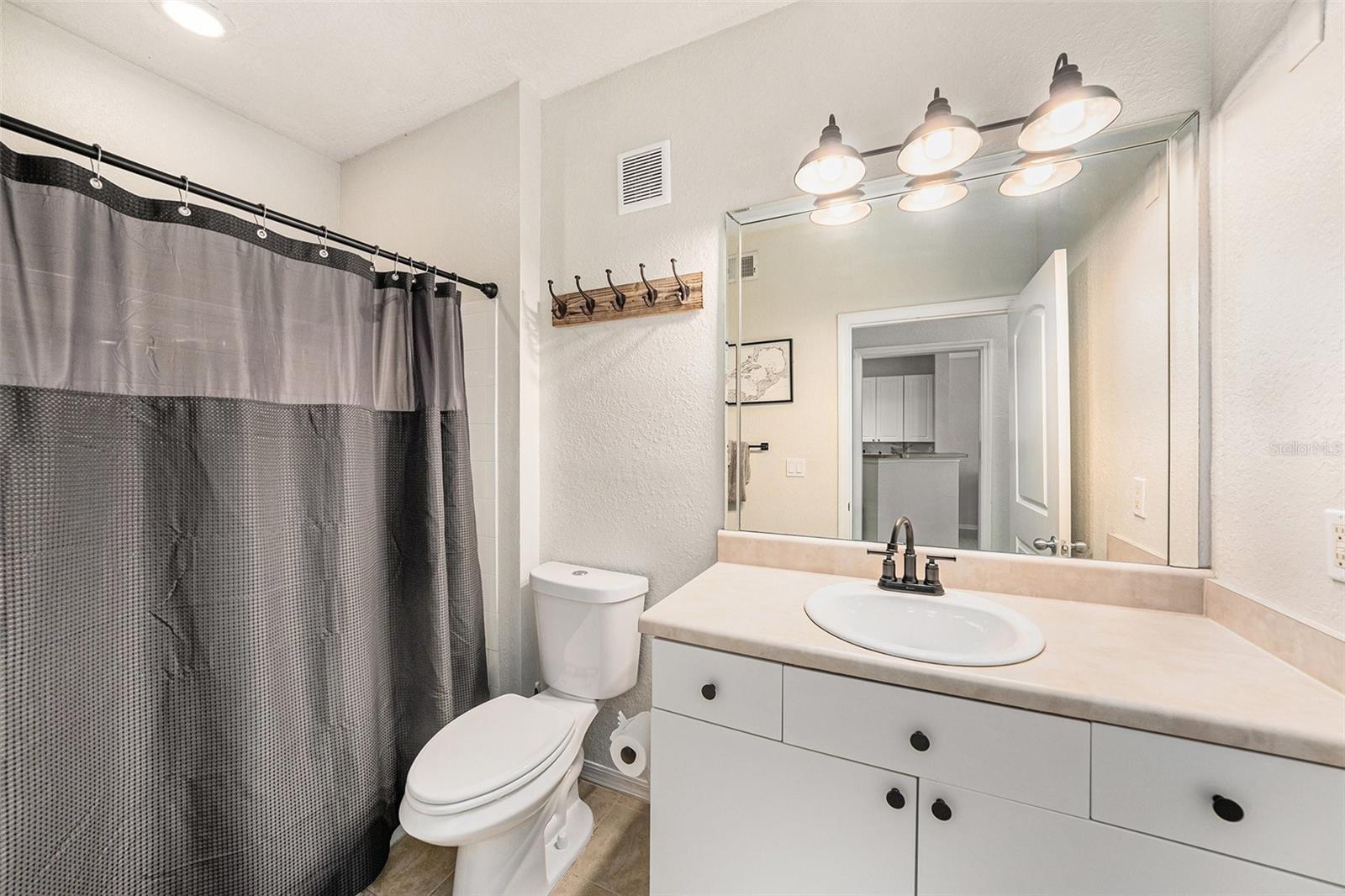 4221 W SPRUCE ST #2104