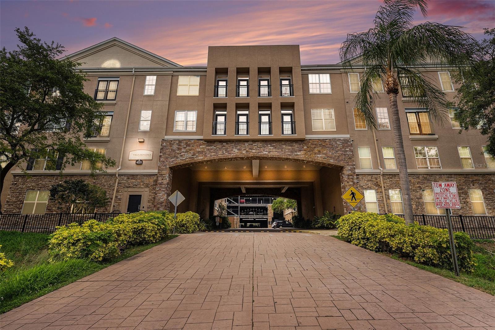 4221 W SPRUCE ST #2104