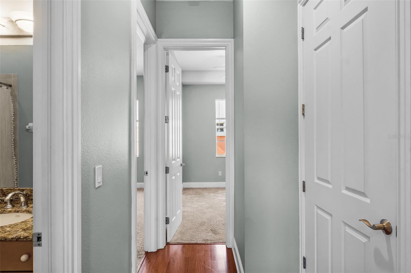 2419 VICTORIA GARDENS LN
