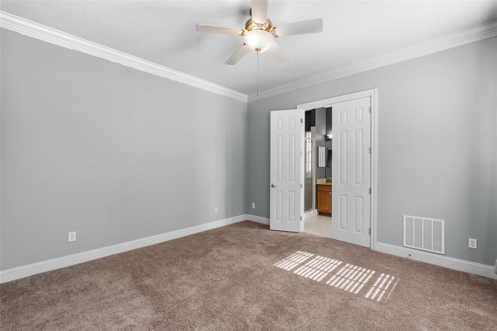 2419 VICTORIA GARDENS LN