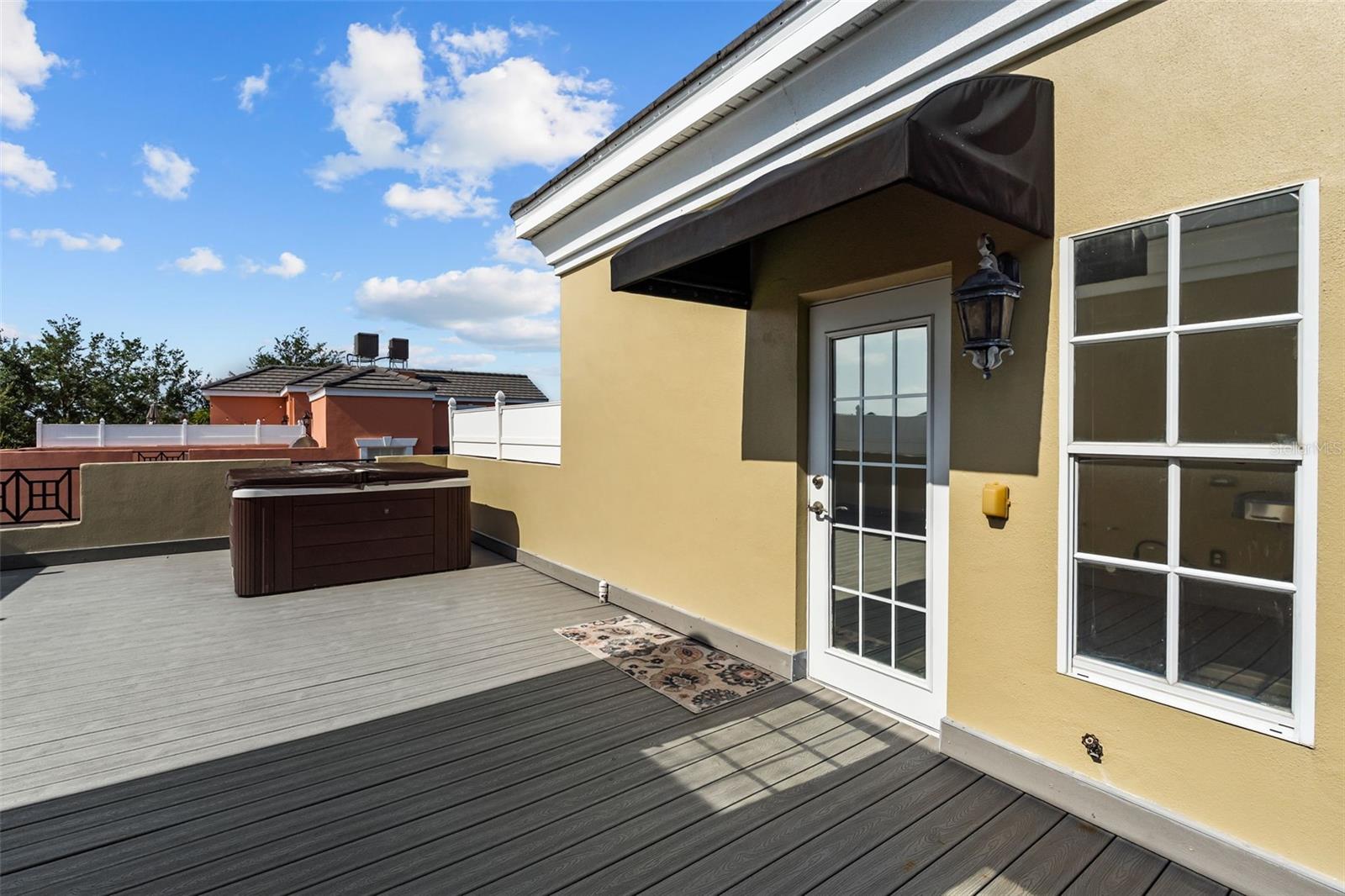 2419 VICTORIA GARDENS LN