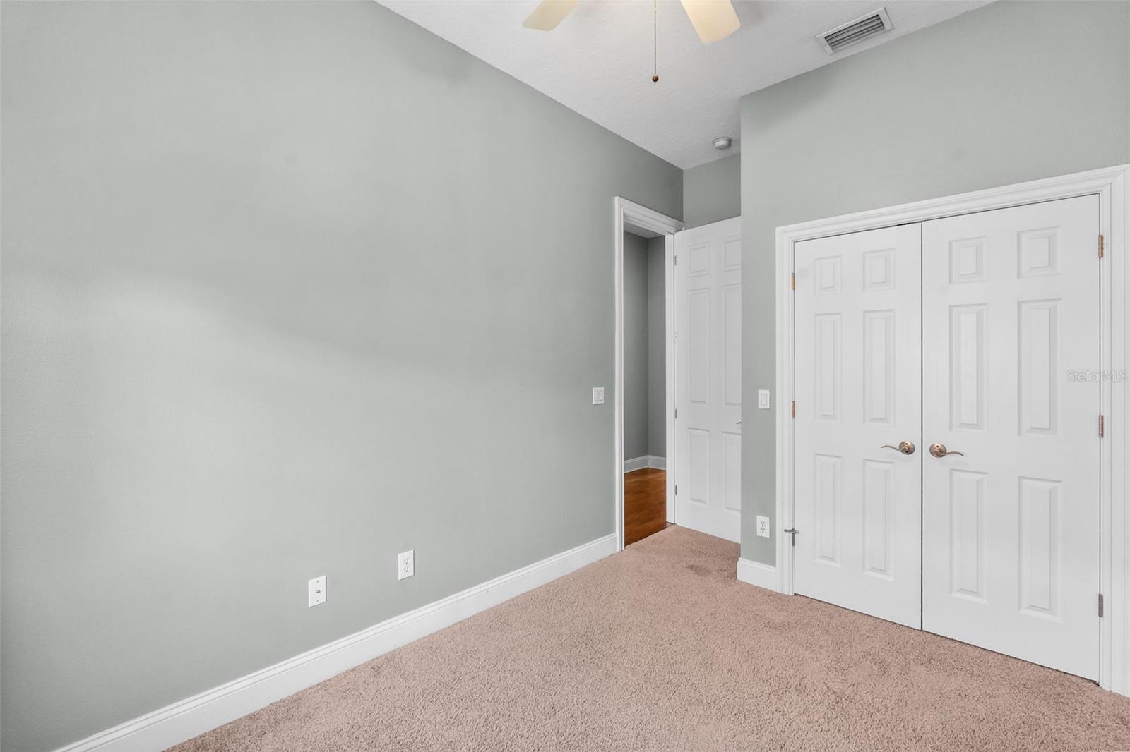2419 VICTORIA GARDENS LN