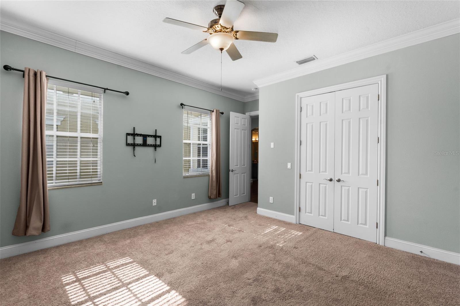 2419 VICTORIA GARDENS LN