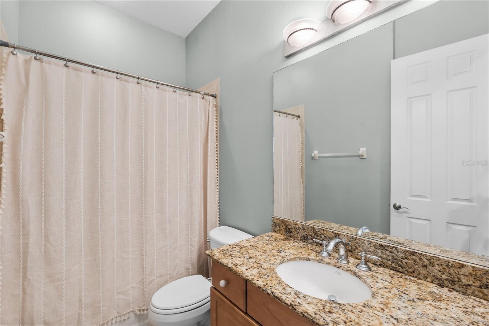 2419 VICTORIA GARDENS LN