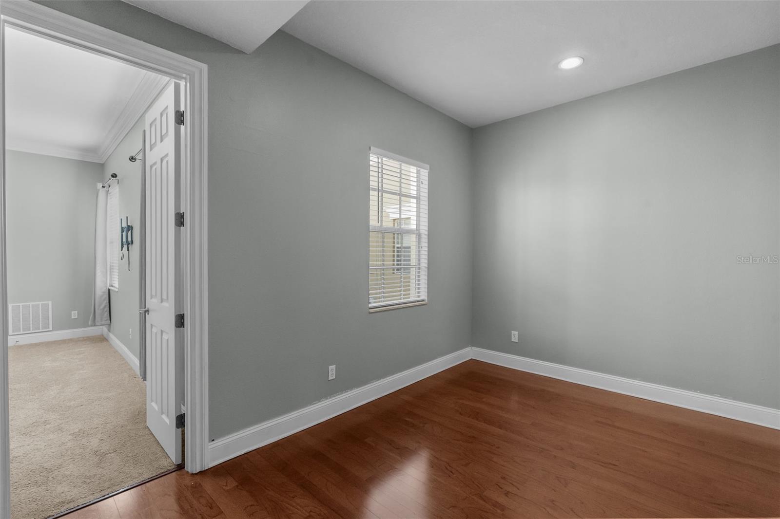 2419 VICTORIA GARDENS LN