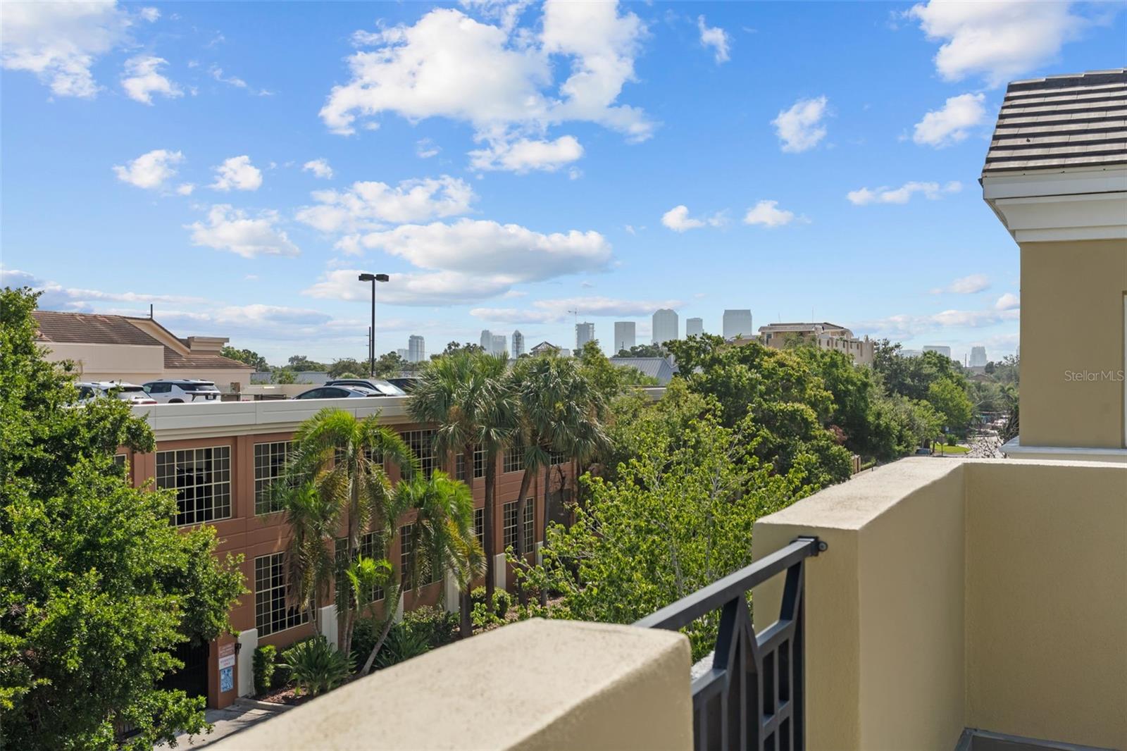 2419 VICTORIA GARDENS LN