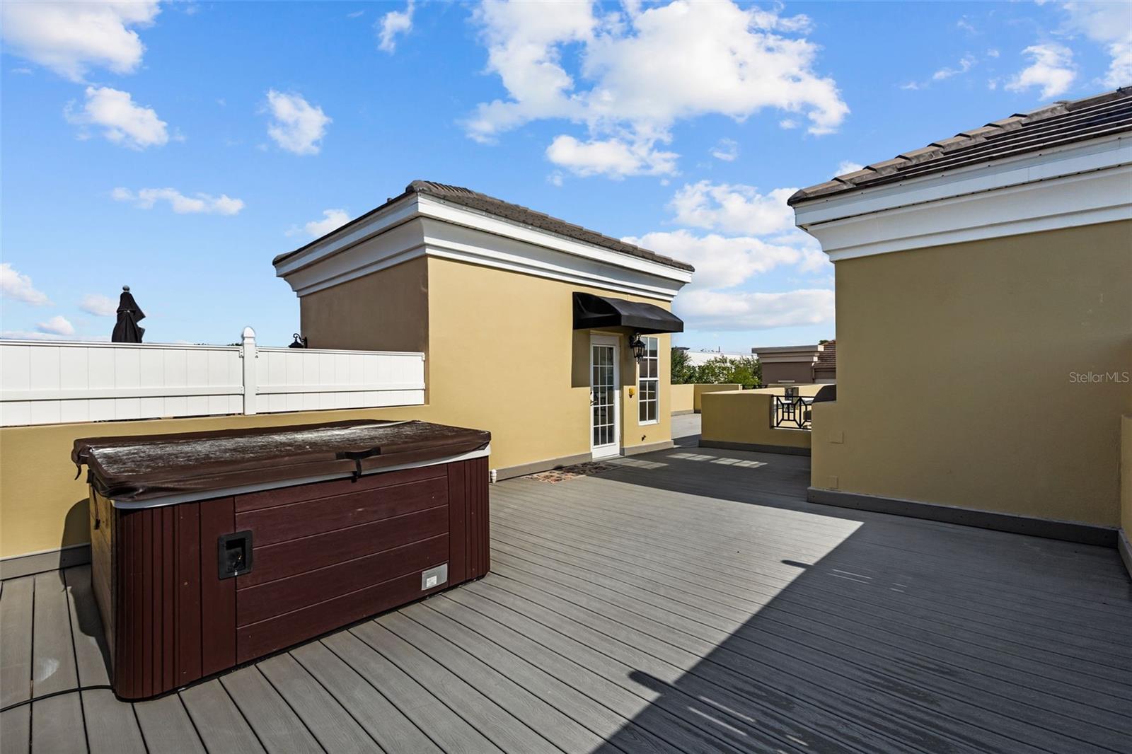 2419 VICTORIA GARDENS LN