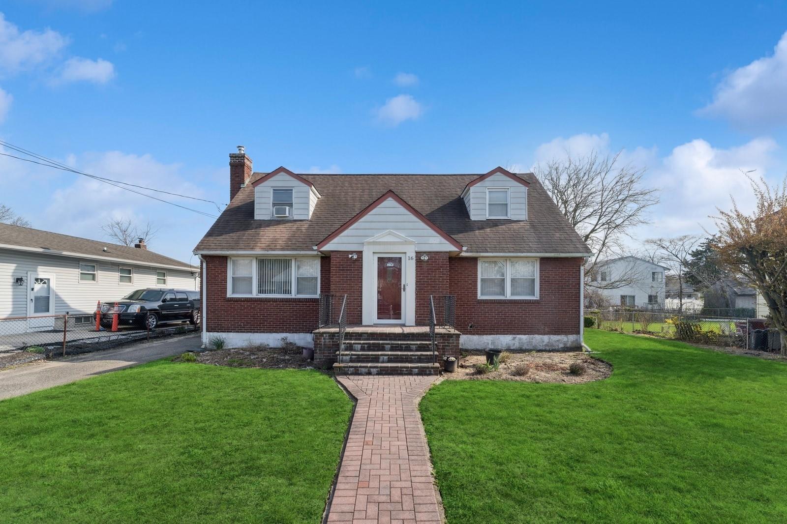 16 Pine Road