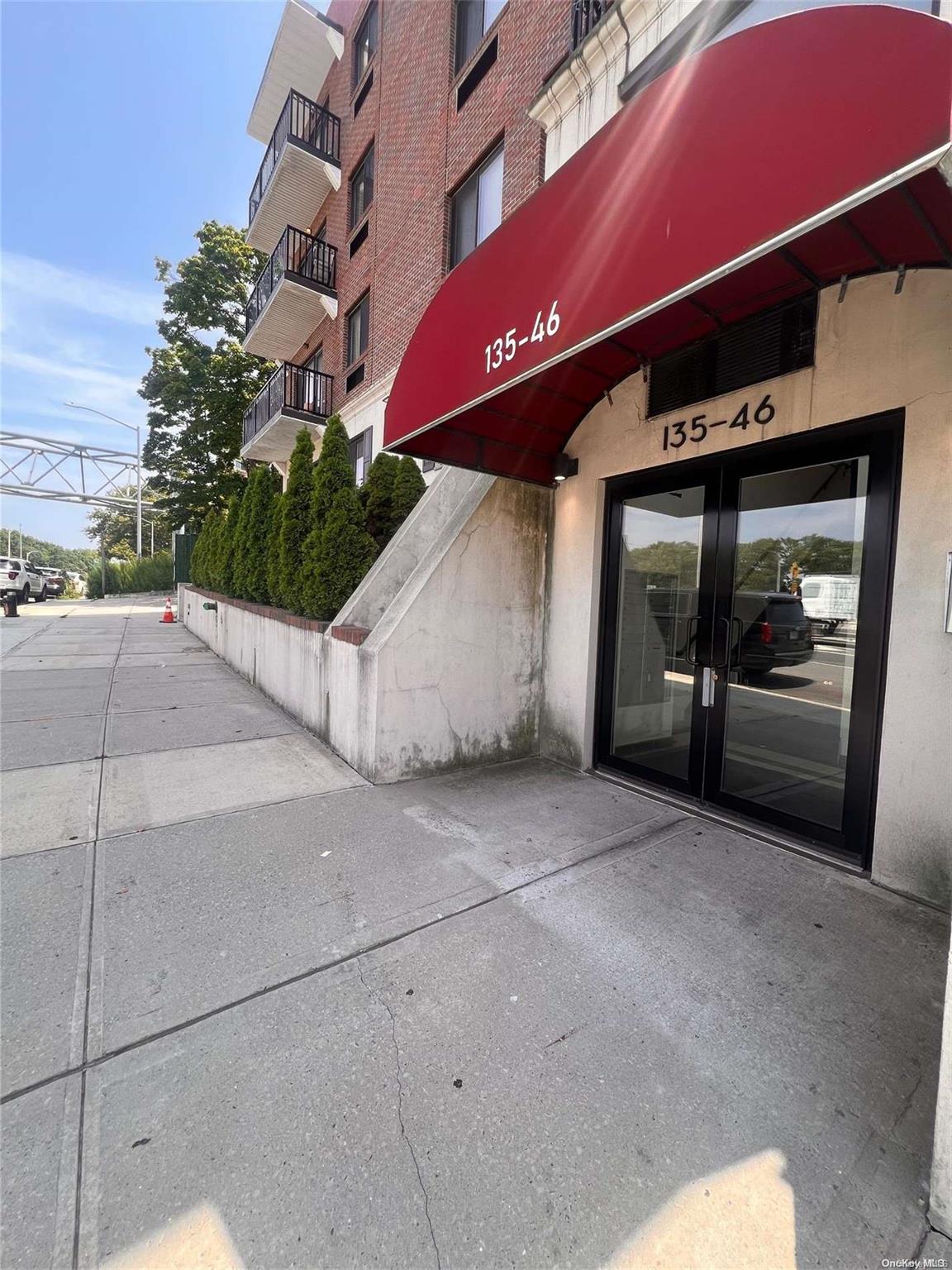 135-46 Grand Central Parkway