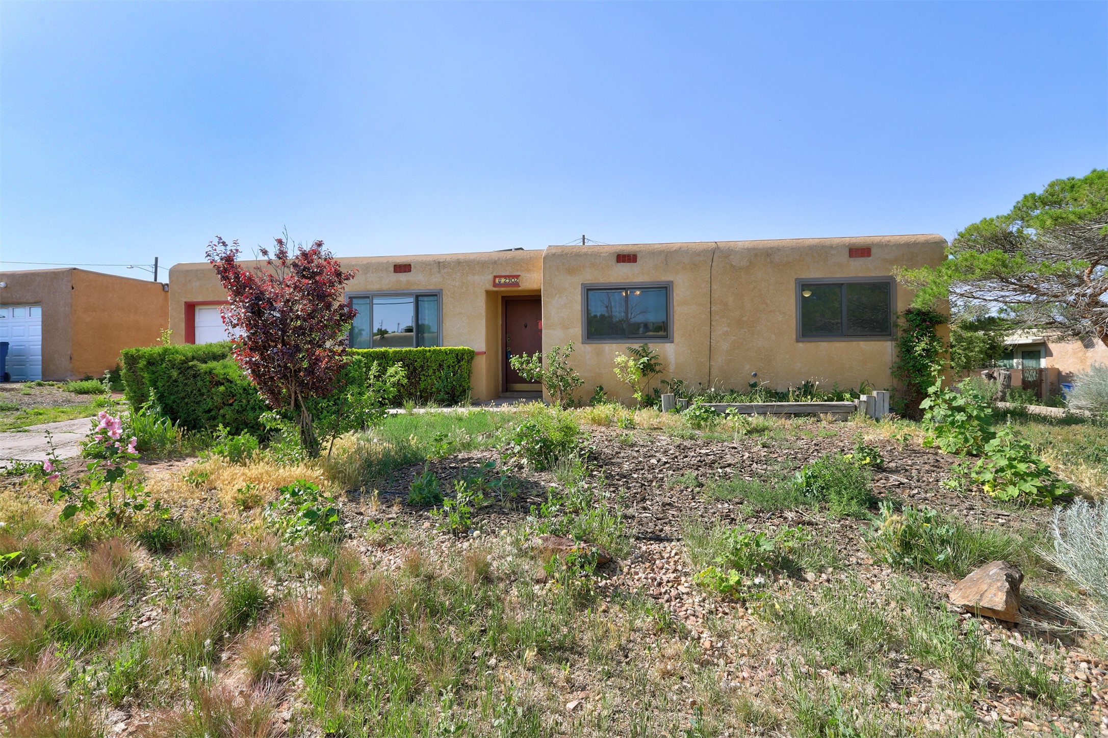 2902 Siringo Road