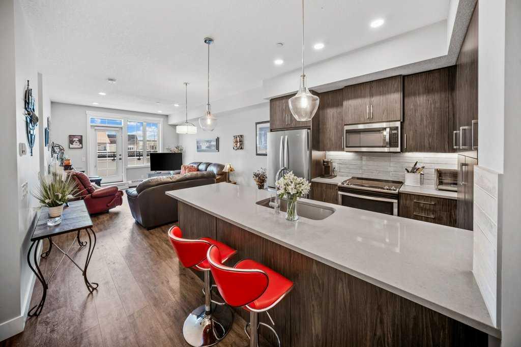 38 Quarry Gate SE Unit: 302