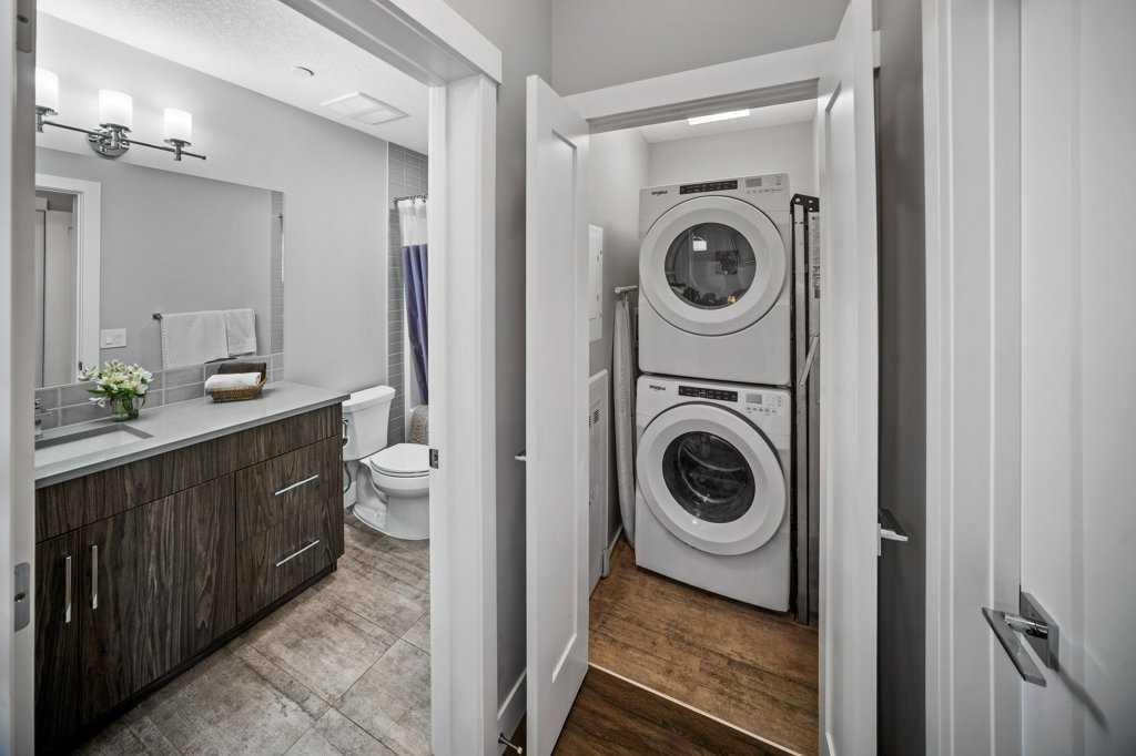 38 Quarry Gate SE Unit: 302