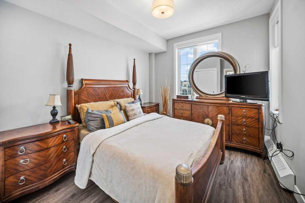 38 Quarry Gate SE Unit: 302