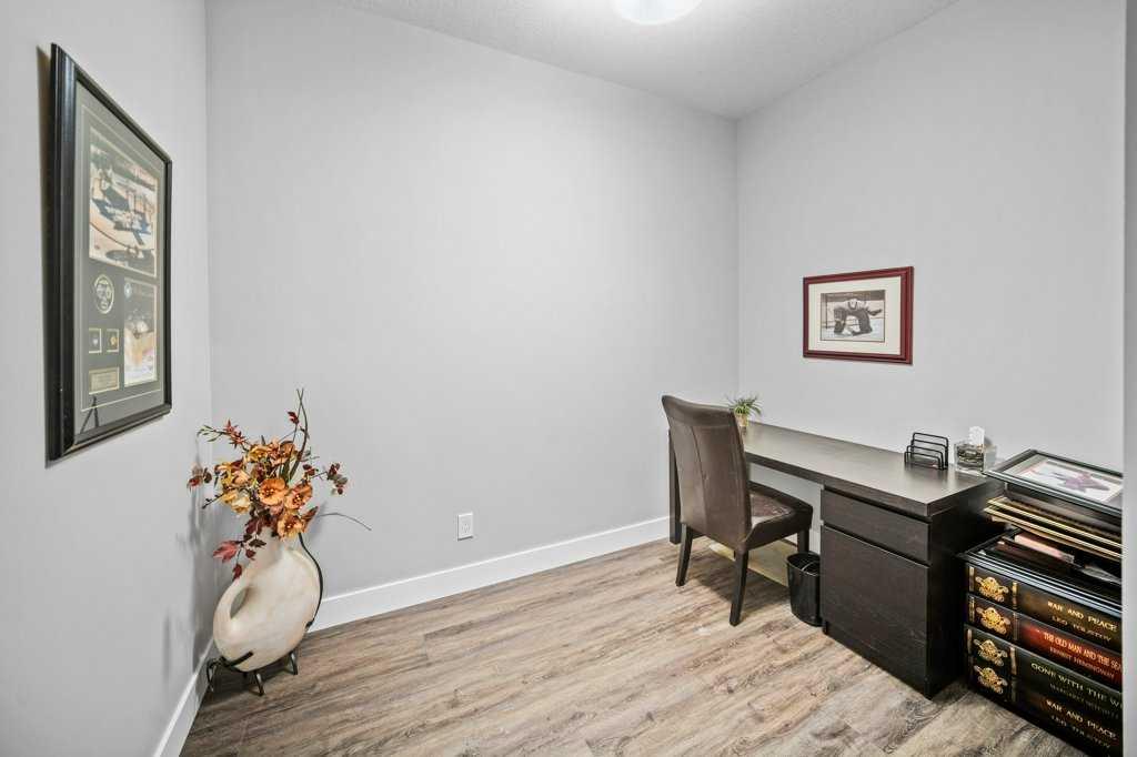 38 Quarry Gate SE Unit: 302