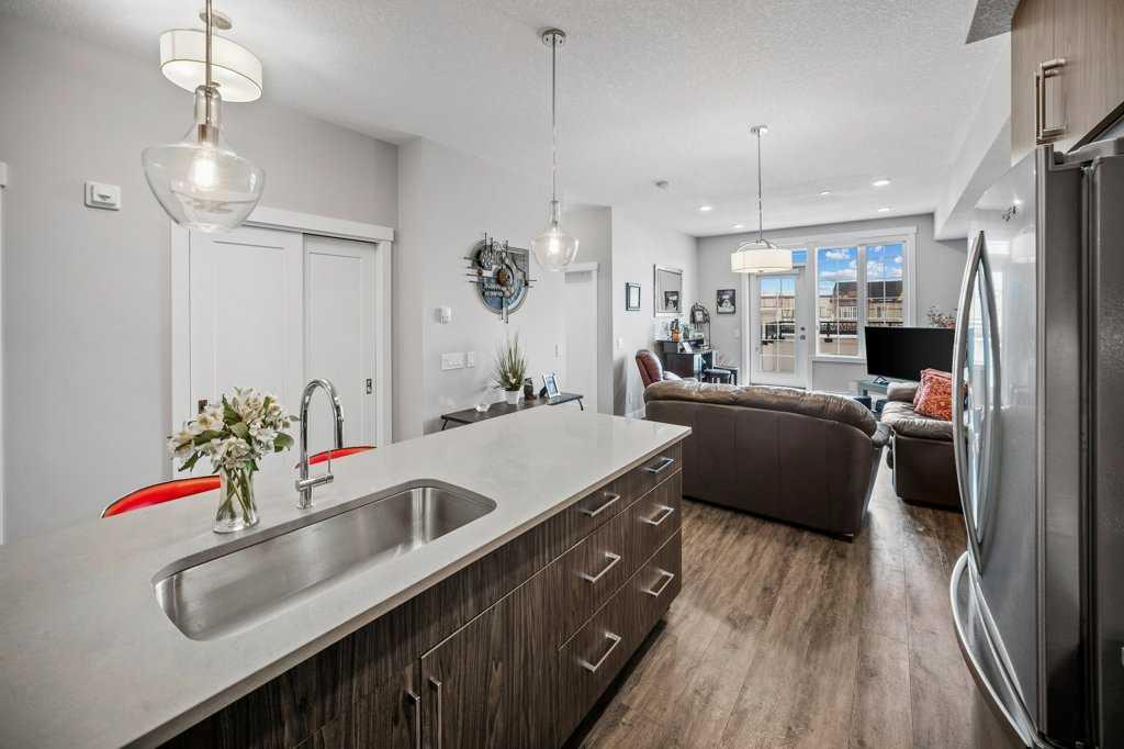 38 Quarry Gate SE Unit: 302