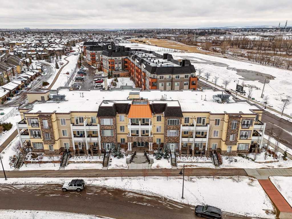 38 Quarry Gate SE Unit: 302