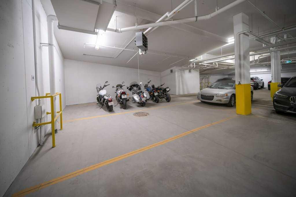 38 Quarry Gate SE Unit: 302
