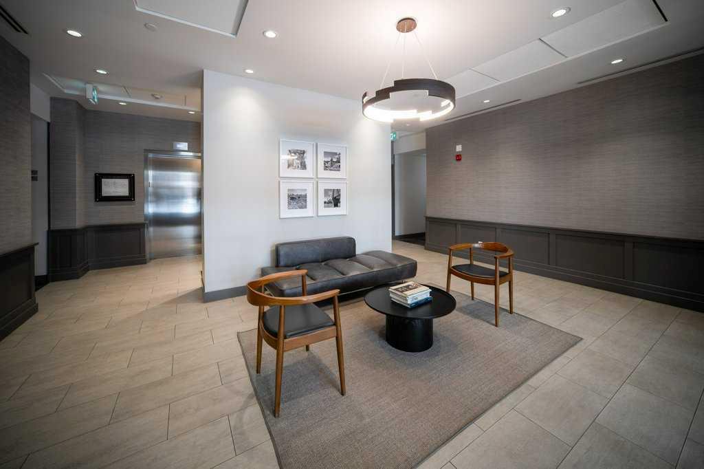 38 Quarry Gate SE Unit: 302