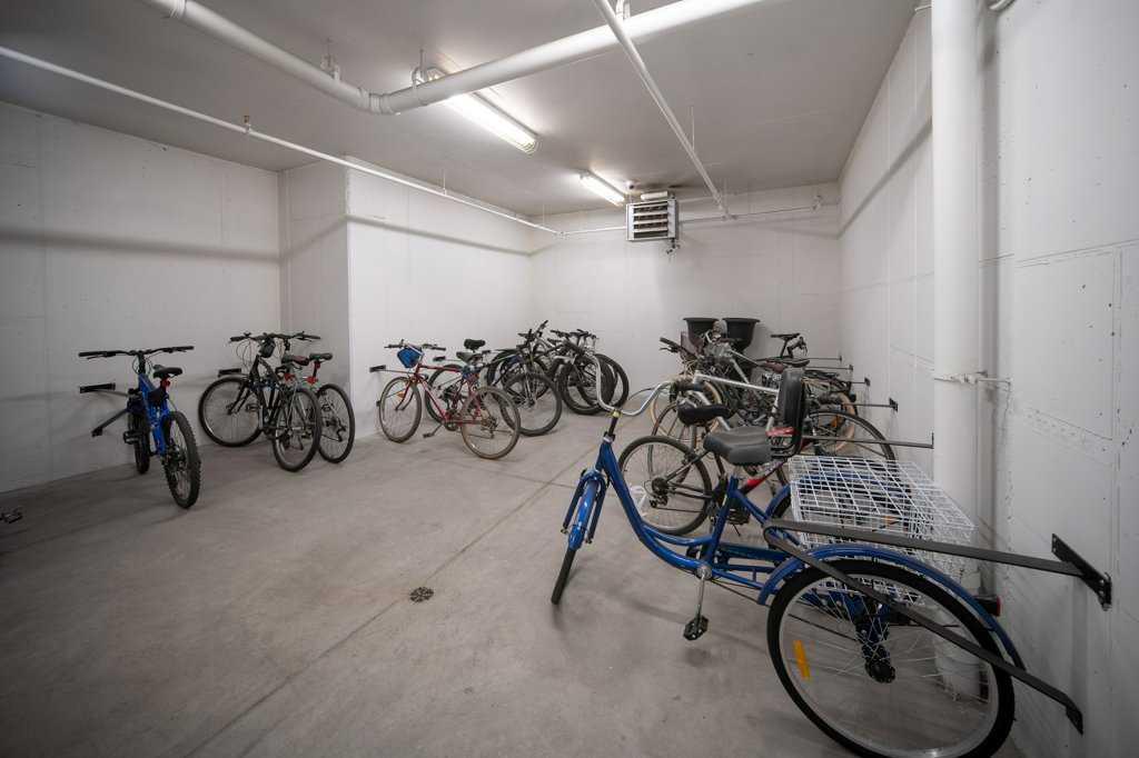 38 Quarry Gate SE Unit: 302