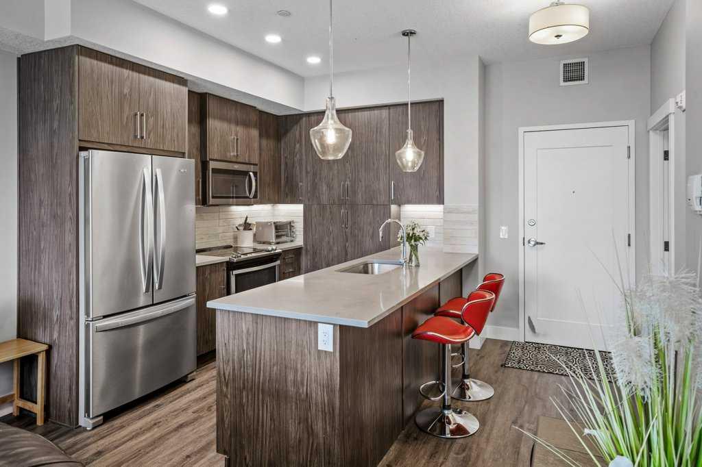 38 Quarry Gate SE Unit: 302